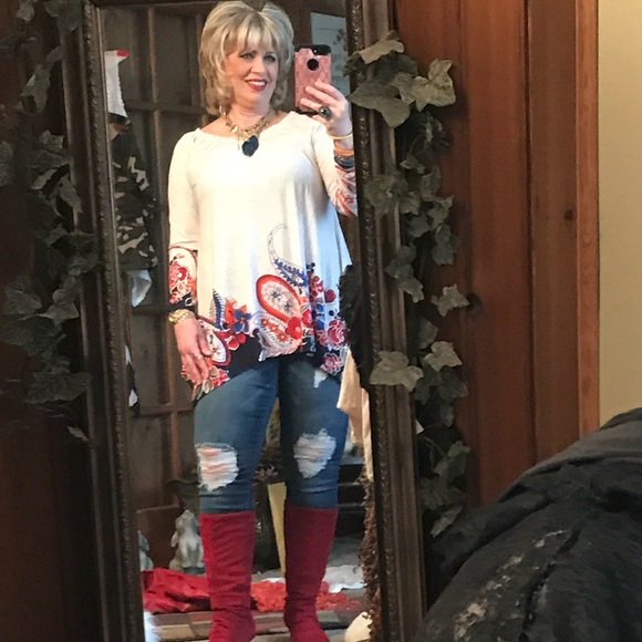 COME ENJOY MY CLOSET!! - Picture 6 of 8